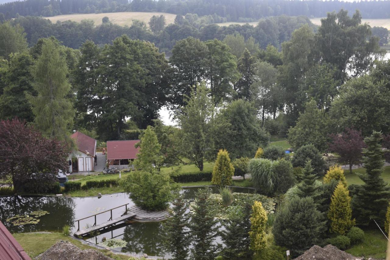 Ubytování Hanka v hotelovém pokoji C408 Frymburk Exterior foto