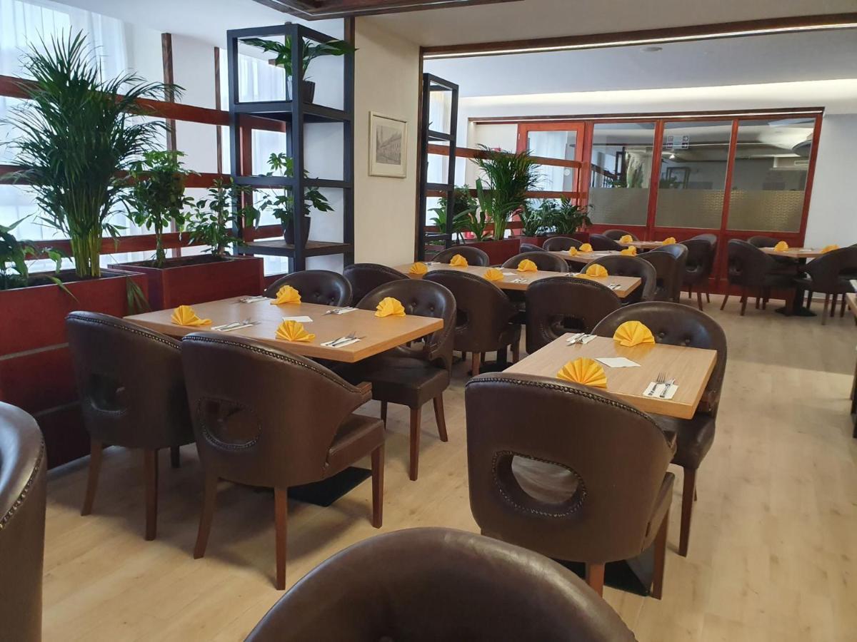 Ubytování Hanka v hotelovém pokoji C408 Frymburk Exterior foto